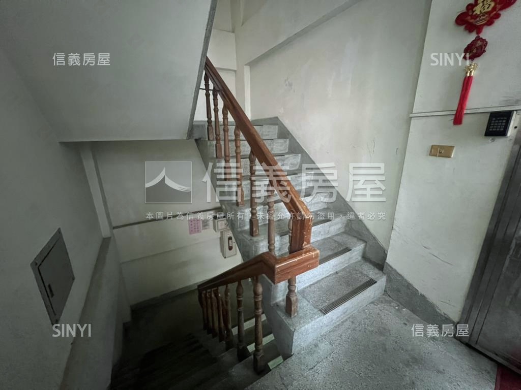 南山路黃金公寓２樓＋車位房屋室內格局與周邊環境