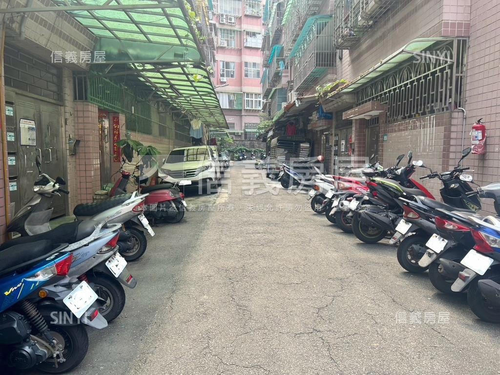 南山路黃金公寓２樓＋車位房屋室內格局與周邊環境