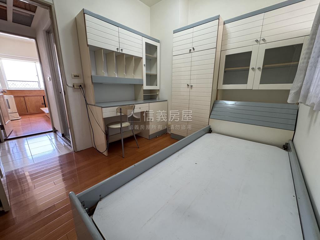 新興高中．採光三房房屋室內格局與周邊環境