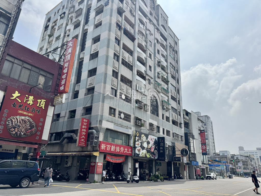 新興高中．採光三房房屋室內格局與周邊環境