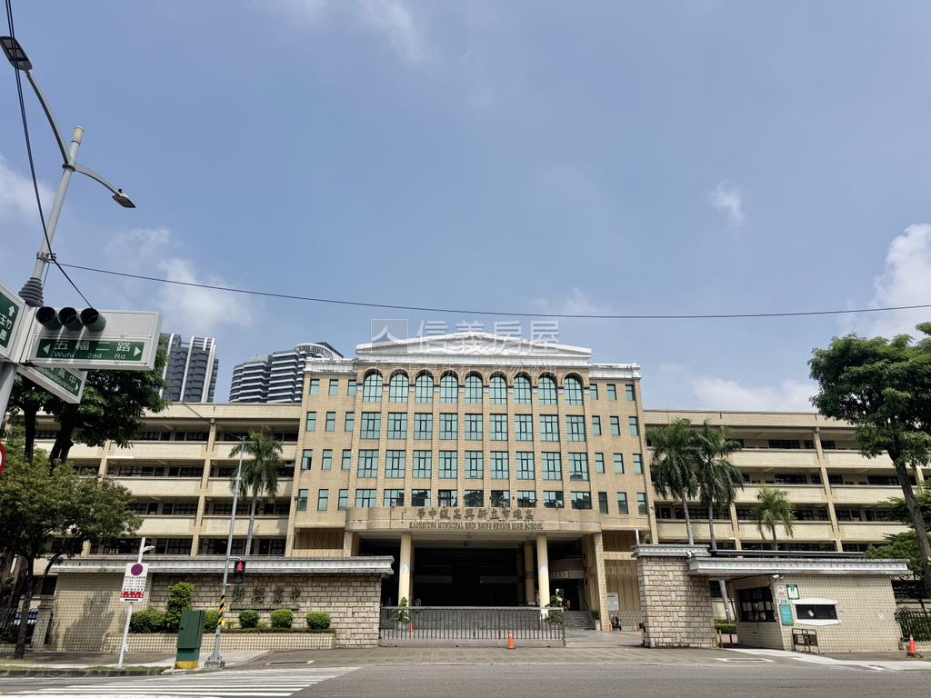 新興高中．採光三房房屋室內格局與周邊環境
