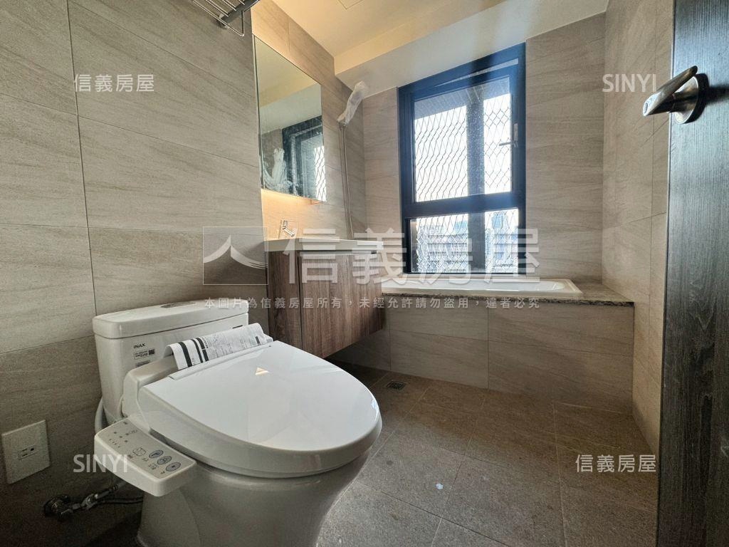 十二期潮尚居三房平面車位房屋室內格局與周邊環境