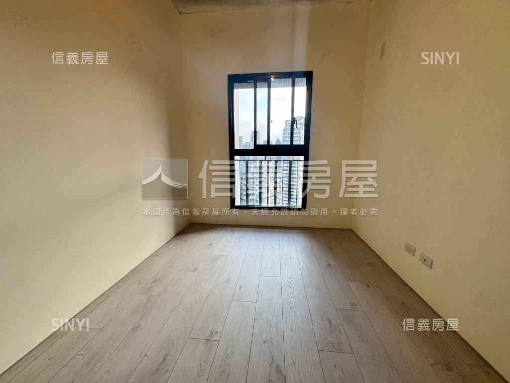 十二期潮尚居三房平面車位房屋室內格局與周邊環境