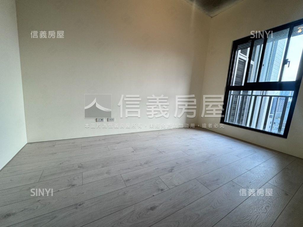 十二期潮尚居三房平面車位房屋室內格局與周邊環境