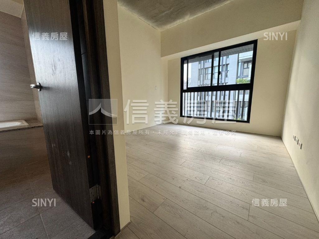 十二期潮尚居三房平面車位房屋室內格局與周邊環境