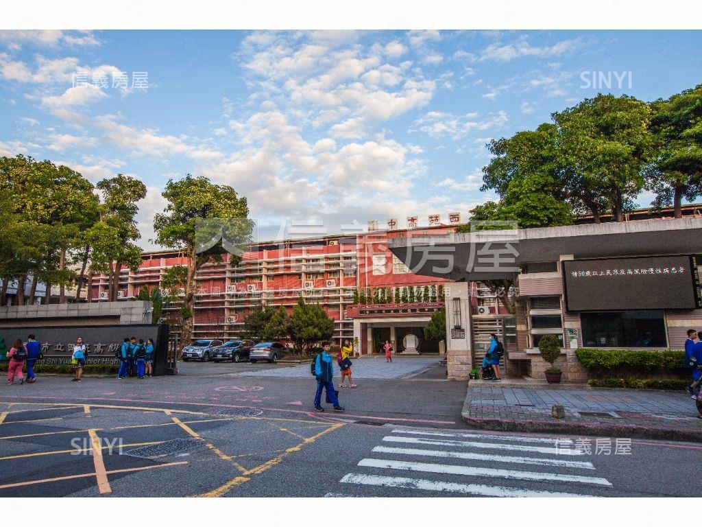 十二期潮尚居三房平面車位房屋室內格局與周邊環境