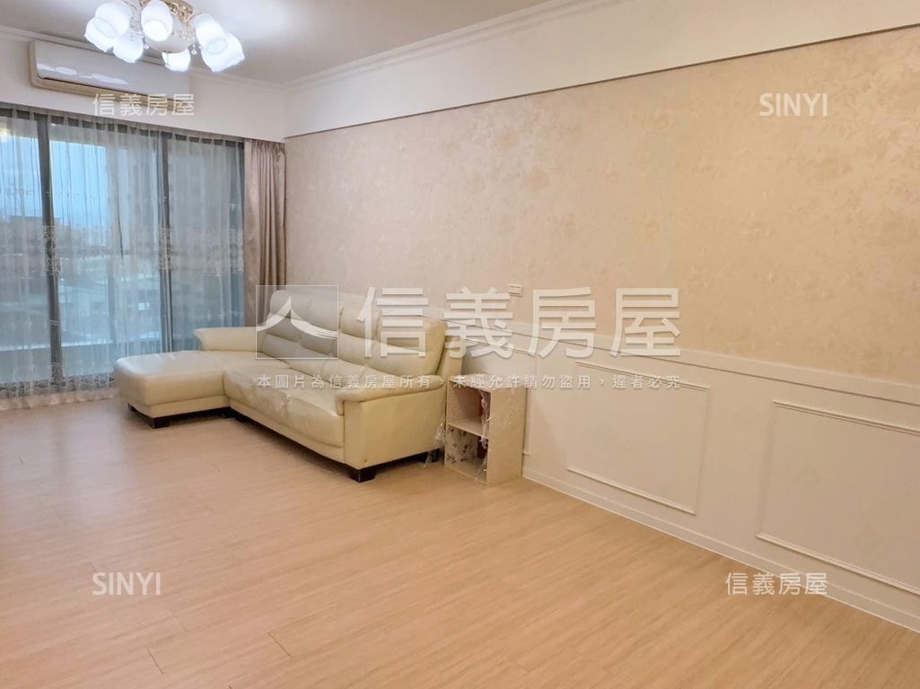 首耀河景三房車位房屋室內格局與周邊環境