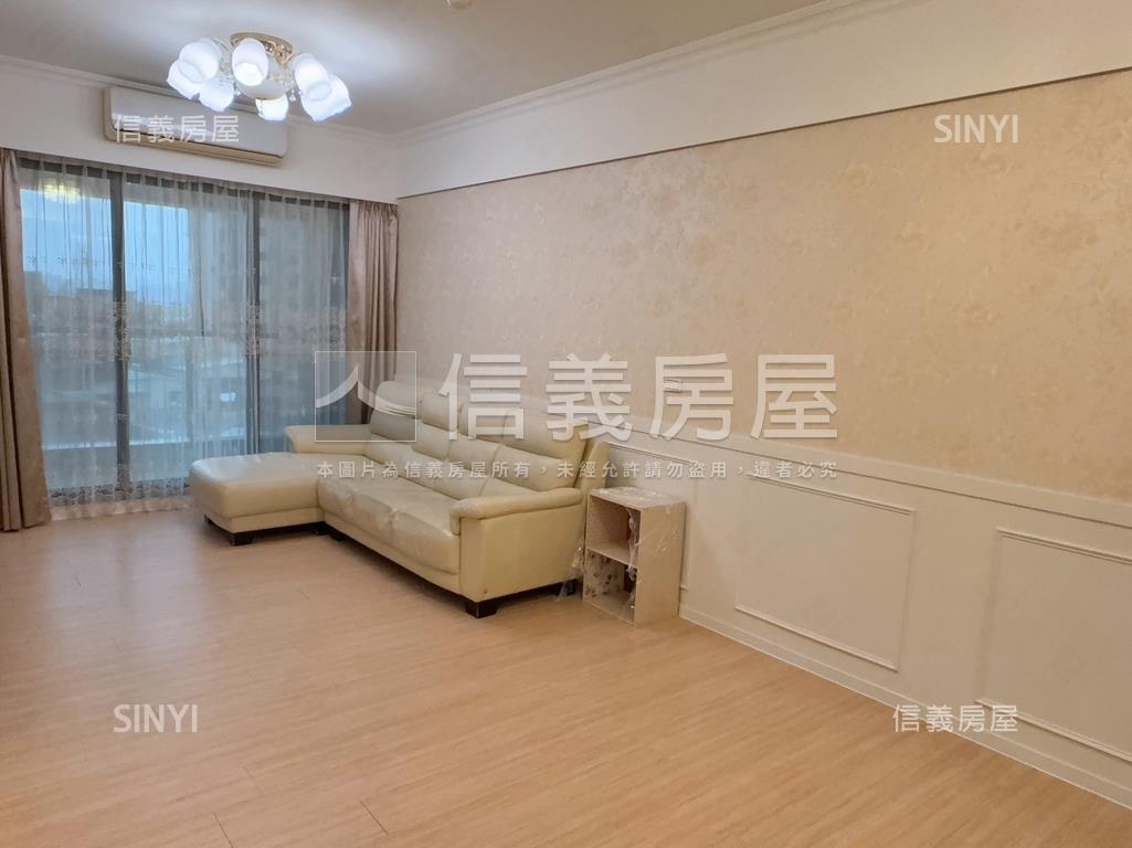 首耀河景三房車位房屋室內格局與周邊環境