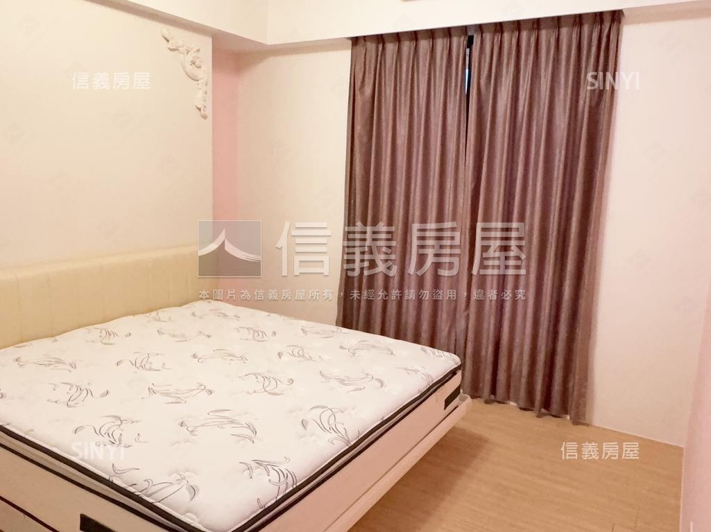 首耀河景三房車位房屋室內格局與周邊環境