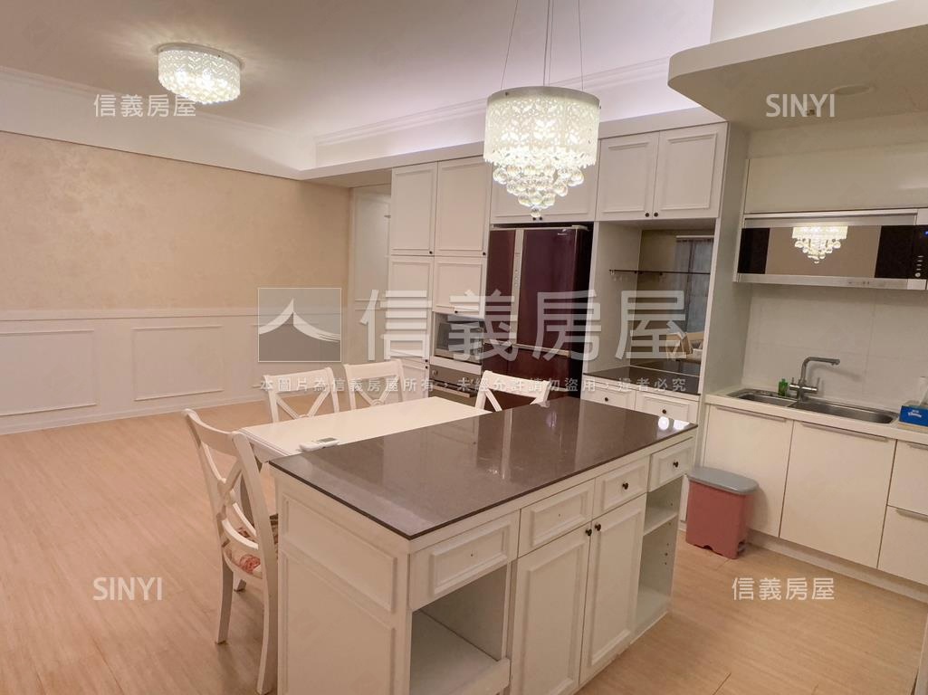 首耀河景三房車位房屋室內格局與周邊環境