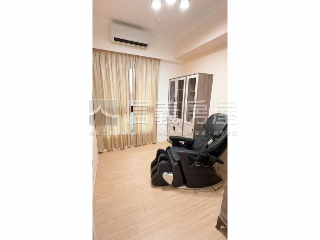 首耀河景三房車位房屋室內格局與周邊環境