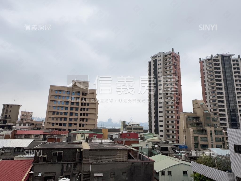 首耀河景三房車位房屋室內格局與周邊環境