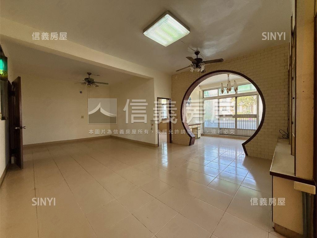 明德路️角窗面寬透店房屋室內格局與周邊環境