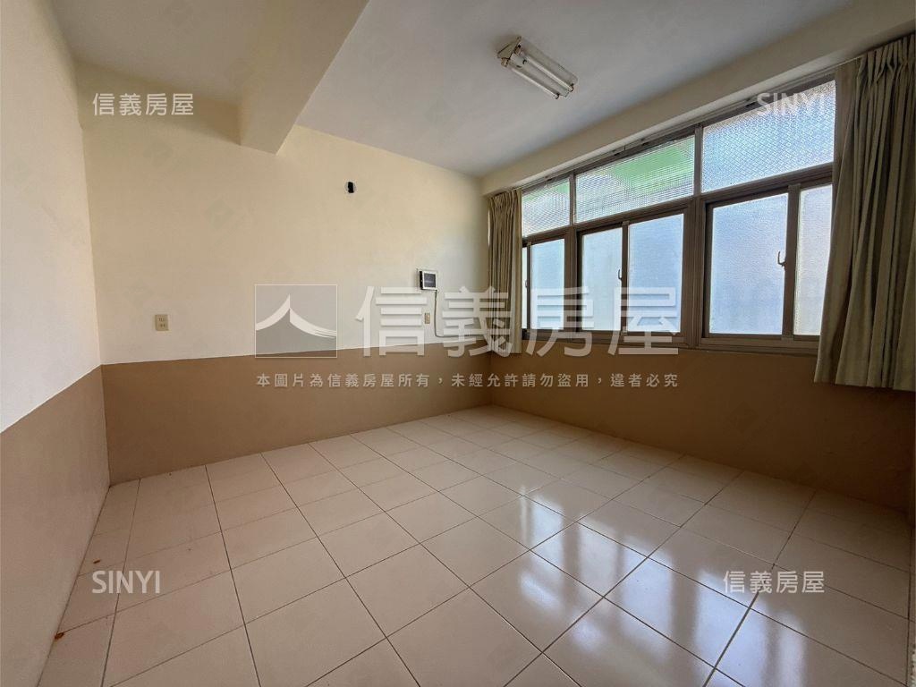 明德路️角窗面寬透店房屋室內格局與周邊環境