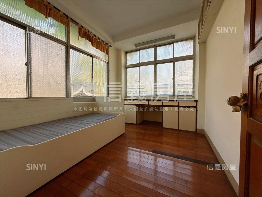 明德路️角窗面寬透店房屋室內格局與周邊環境