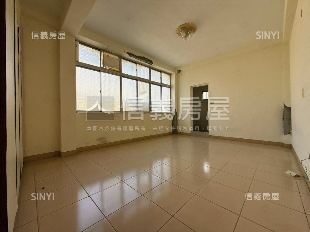 明德路️角窗面寬透店房屋室內格局與周邊環境