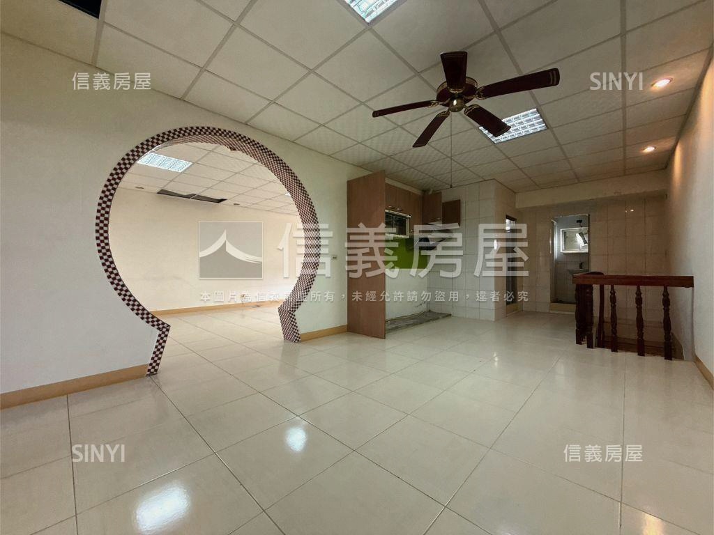 明德路️角窗面寬透店房屋室內格局與周邊環境