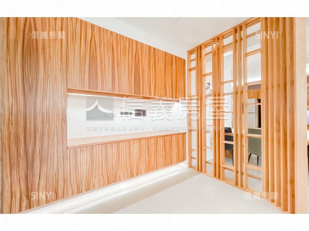 高樓層面秋紅谷四房雙平車房屋室內格局與周邊環境