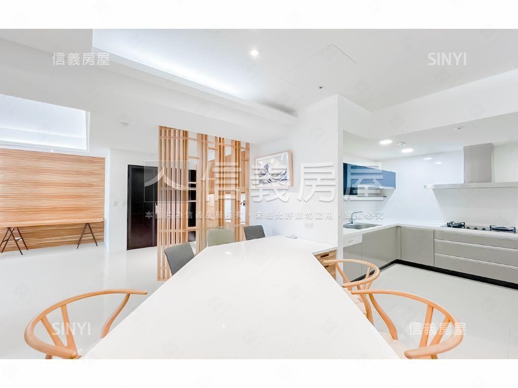 高樓層面秋紅谷四房雙平車房屋室內格局與周邊環境