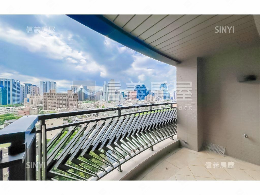 高樓層面秋紅谷四房雙平車房屋室內格局與周邊環境