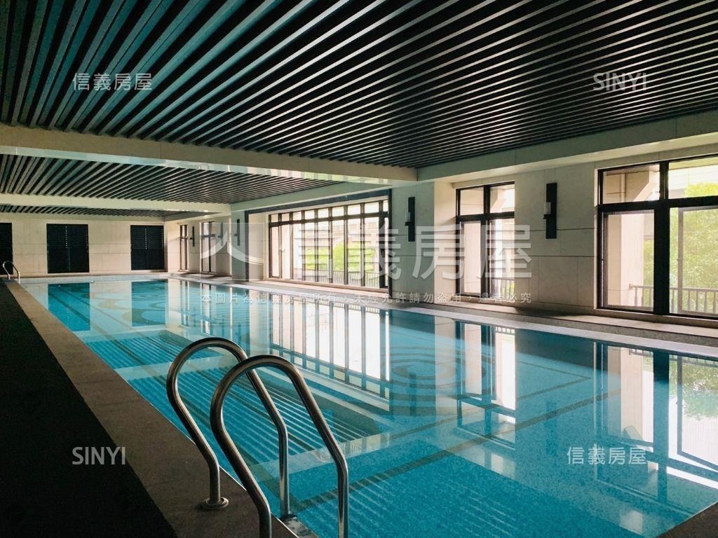 高樓層面秋紅谷四房雙平車房屋室內格局與周邊環境