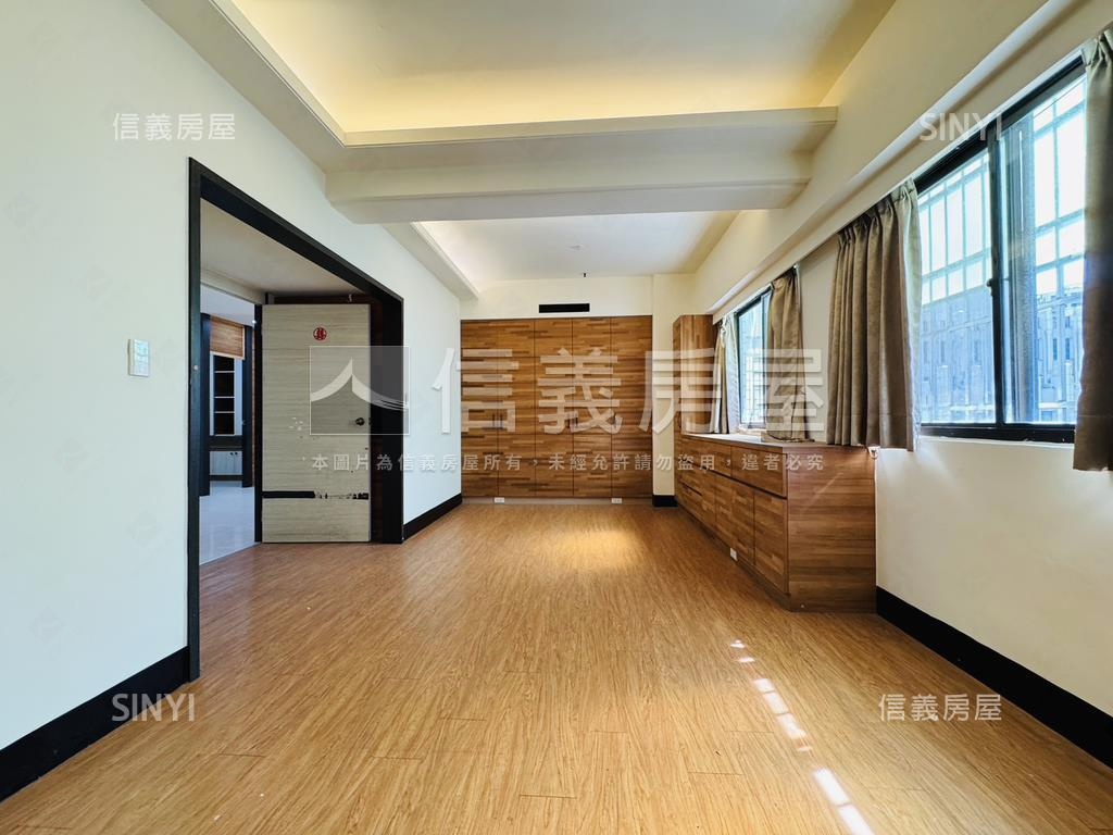 １２期３房高樓視野戶房屋室內格局與周邊環境