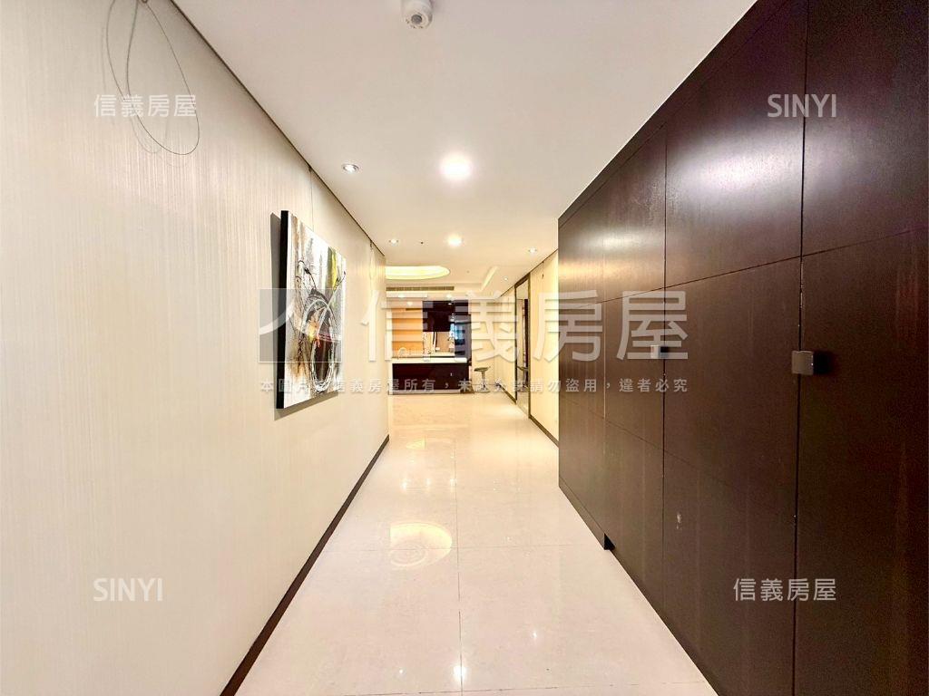 七期豪邸超高樓層４車位房屋室內格局與周邊環境