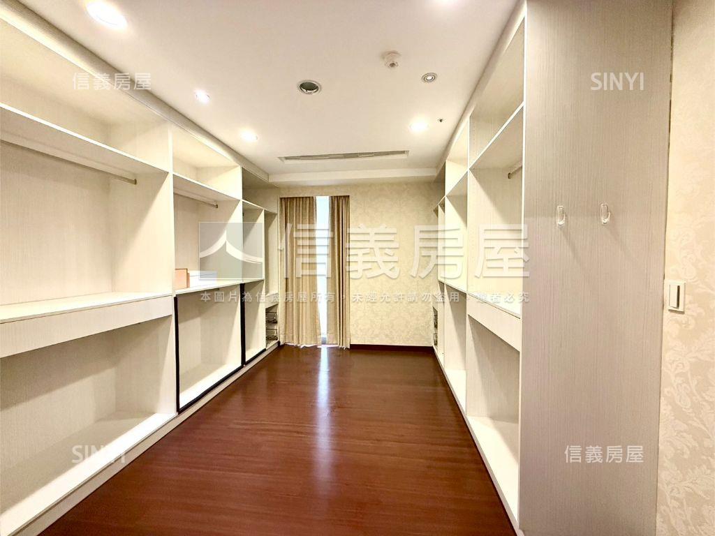 七期豪邸超高樓層４車位房屋室內格局與周邊環境