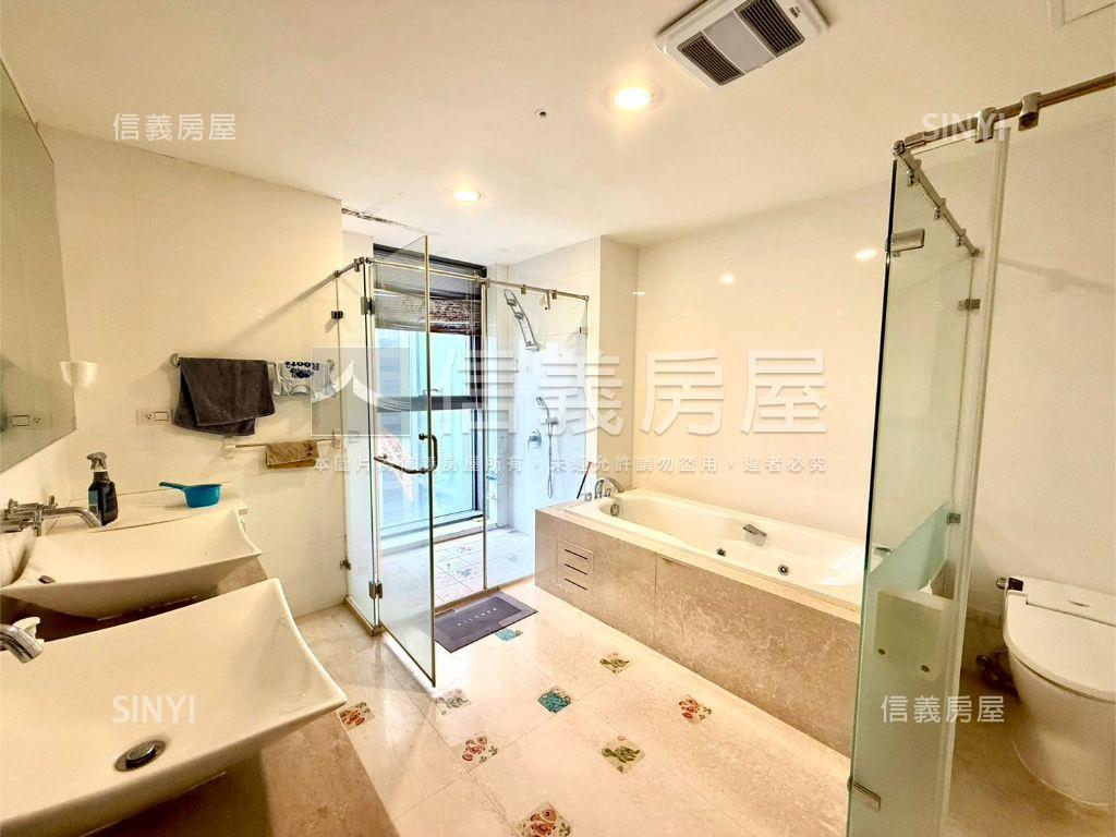 七期豪邸超高樓層４車位房屋室內格局與周邊環境