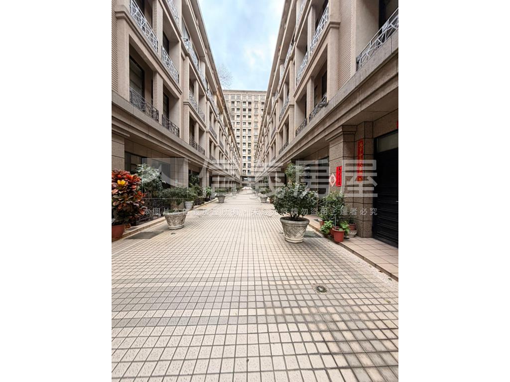 世紀登豐電梯獨棟透天房屋室內格局與周邊環境