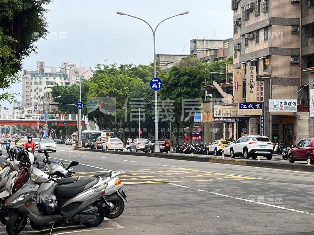 進化路人潮滾滾廣告效益佳房屋室內格局與周邊環境