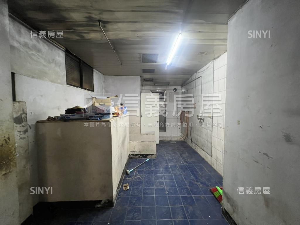 捷運莊敬路金店面房屋室內格局與周邊環境