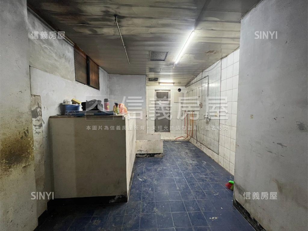 捷運莊敬路金店面房屋室內格局與周邊環境