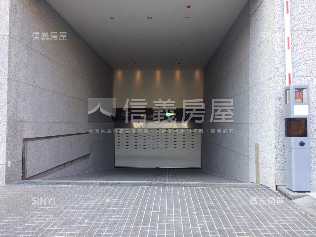 縣三高樓朝南ＳＫＹ１房屋室內格局與周邊環境