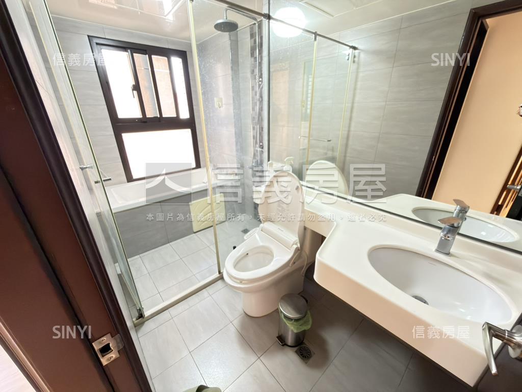 藝文鴻灃ＡＲＴ兩房車位房屋室內格局與周邊環境