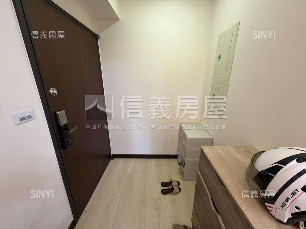 藝文鴻灃ＡＲＴ兩房車位房屋室內格局與周邊環境