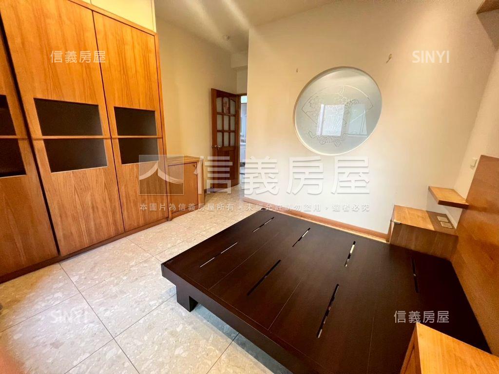 航空ＶＩＳＡ河岸兩房車位房屋室內格局與周邊環境