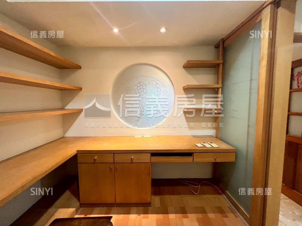 航空ＶＩＳＡ河岸兩房車位房屋室內格局與周邊環境