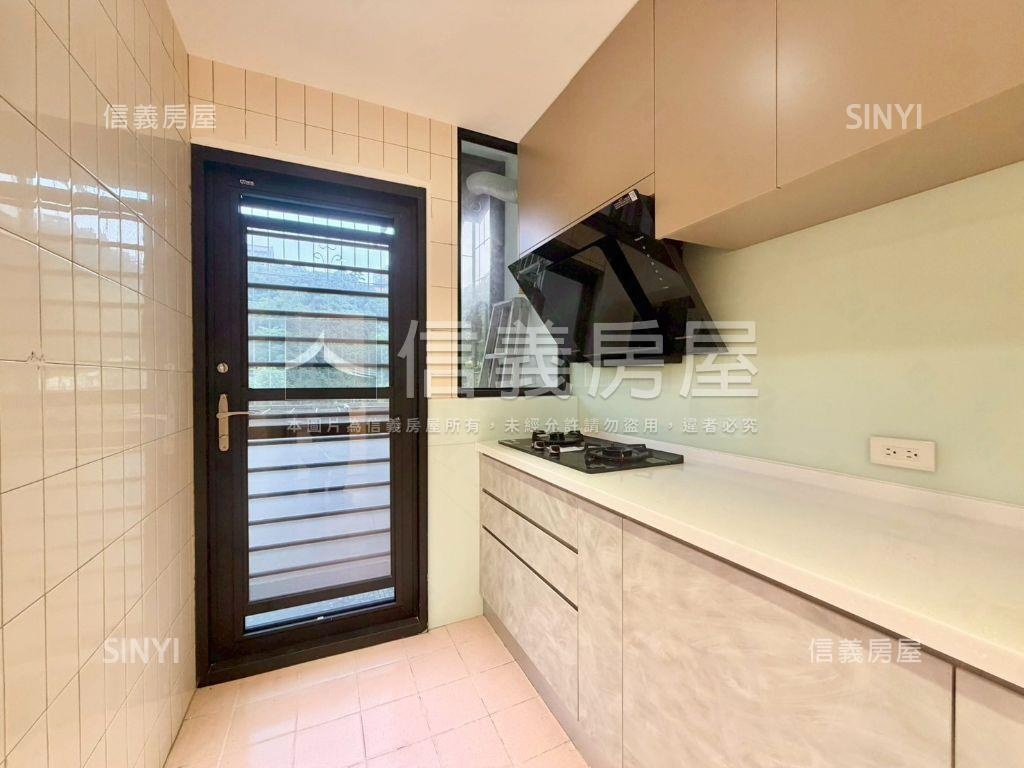 忠義站新裝潢明亮三房房屋室內格局與周邊環境