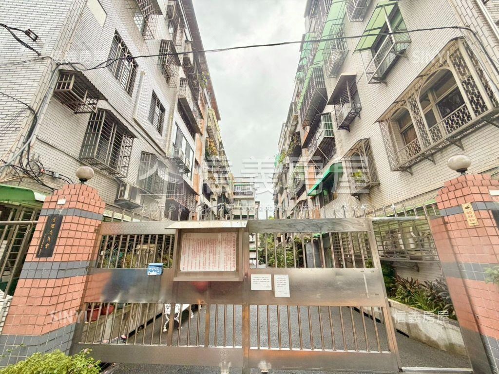 忠義站新裝潢明亮三房房屋室內格局與周邊環境