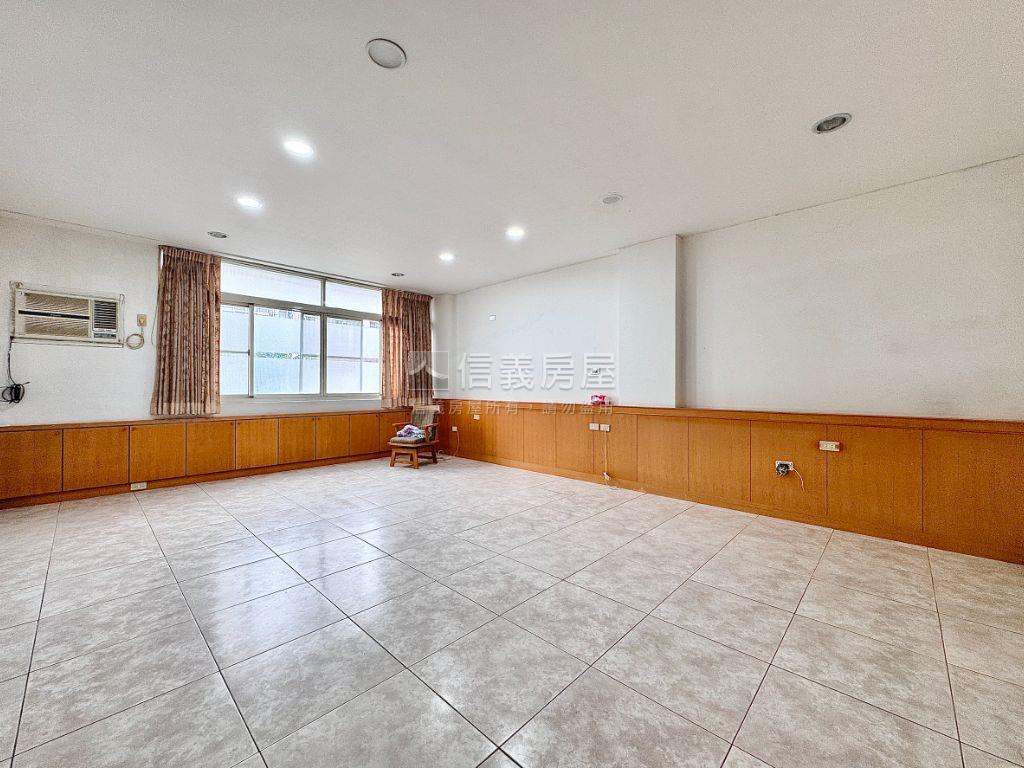 至聖路｜面寬旗艦公司總部房屋室內格局與周邊環境