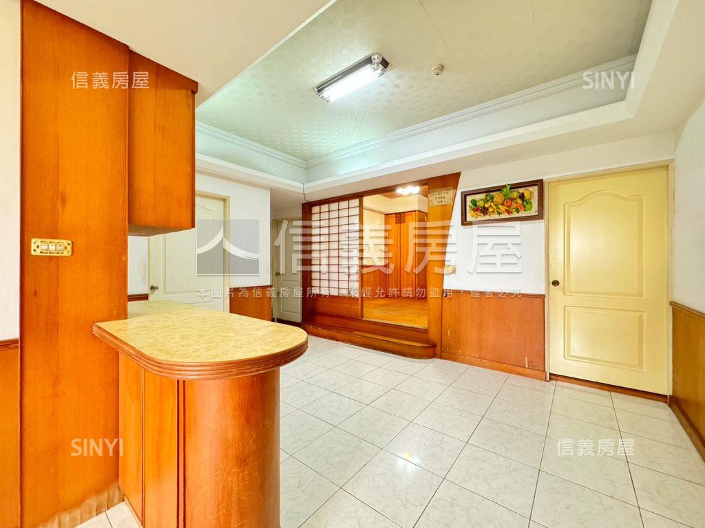 免千萬校園景觀四房平車房屋室內格局與周邊環境