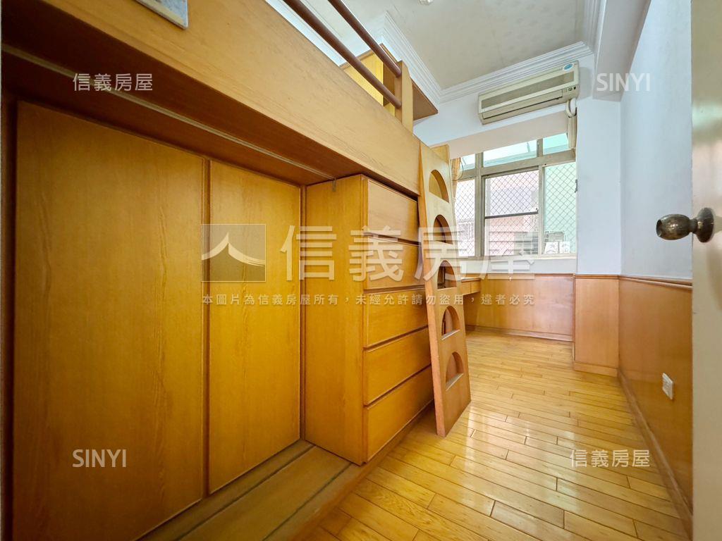 免千萬校園景觀四房平車房屋室內格局與周邊環境