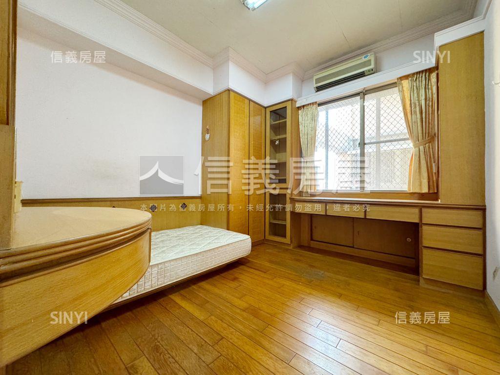免千萬校園景觀四房平車房屋室內格局與周邊環境