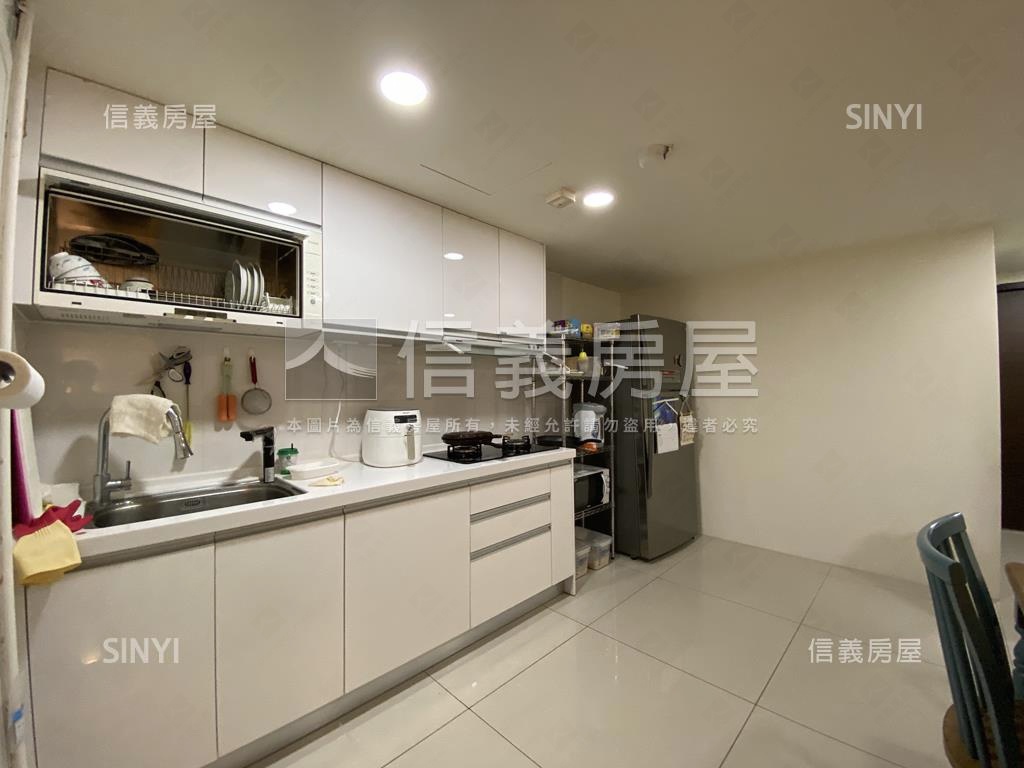 中山世紀１＋２美住店平車房屋室內格局與周邊環境