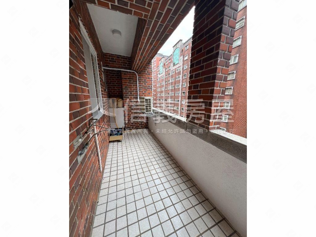 中山路華廈美裝潢三房房屋室內格局與周邊環境