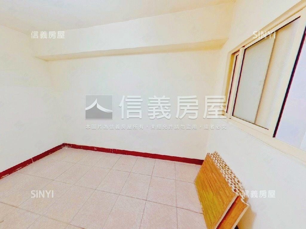 巷寬大方便停車１樓房屋室內格局與周邊環境