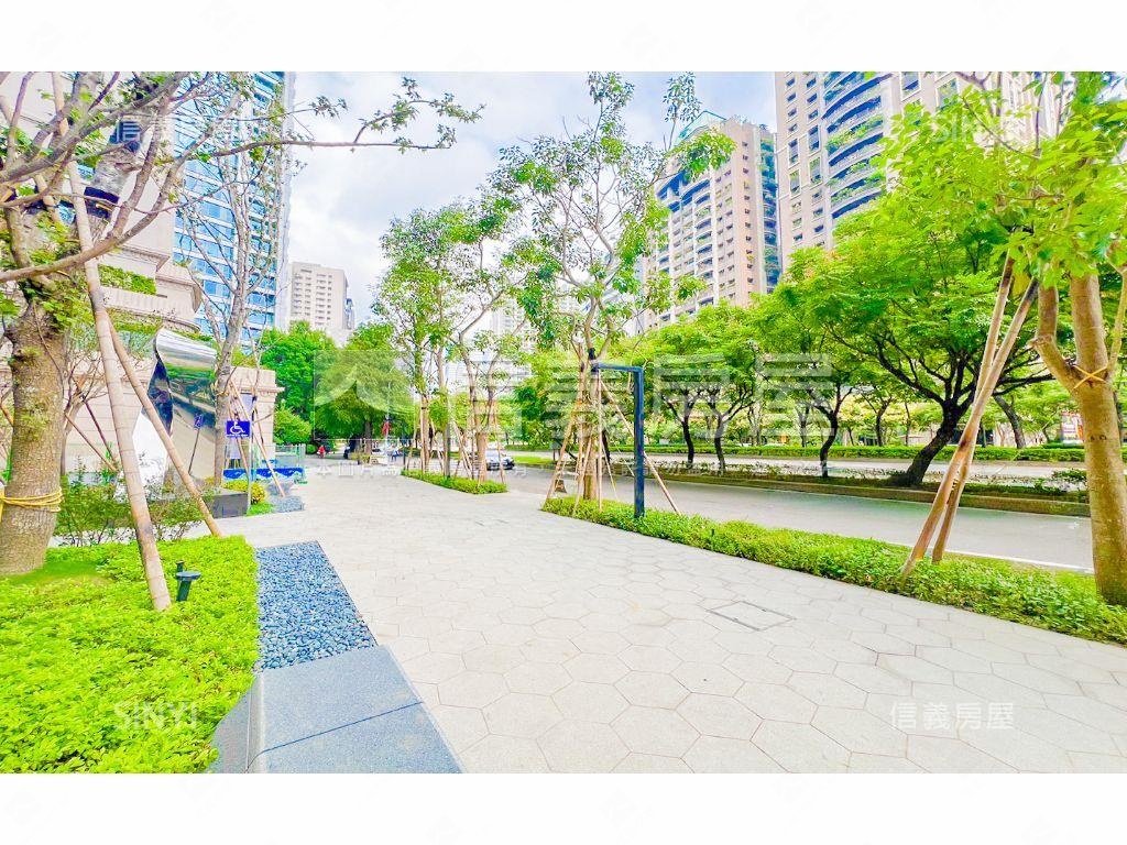 市政１號院★高樓兩房車位房屋室內格局與周邊環境