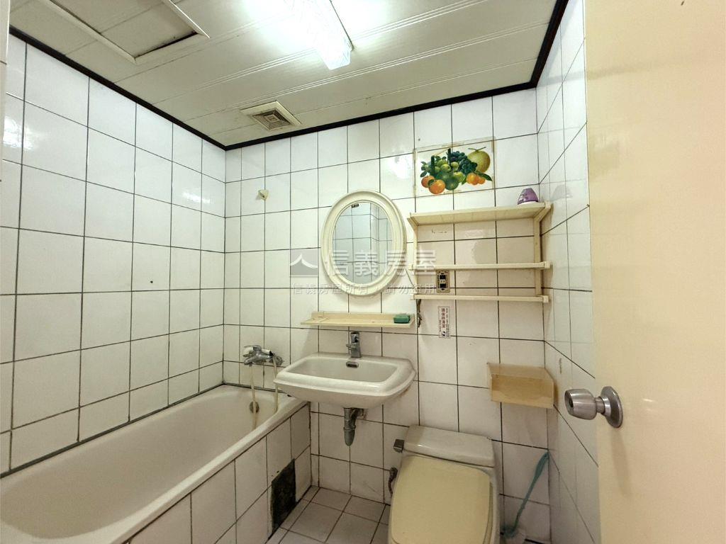 豐原屋況佳美三房房屋室內格局與周邊環境