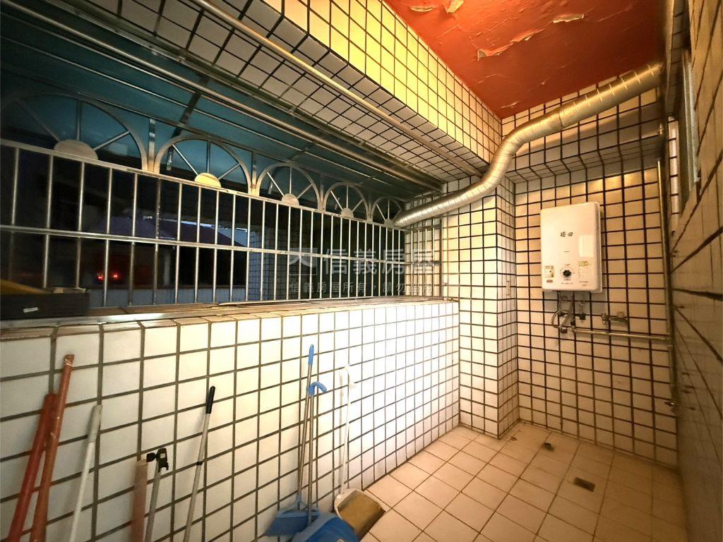 豐原屋況佳美三房房屋室內格局與周邊環境